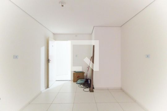 Sala/Cozinha de apartamento à venda com 1 quarto, 42m² em Vila Carmosina, São Paulo