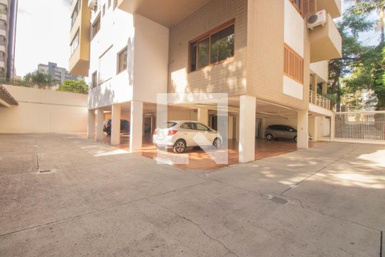 Garagem de apartamento à venda com 3 quartos, 332m² em Petrópolis, Porto Alegre