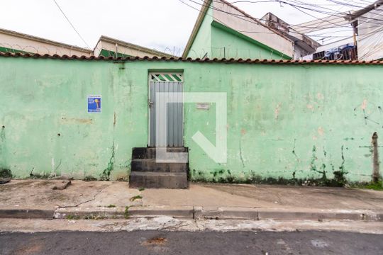Fachada de casa à venda com 3 quartos, 130m² em Jaguaribe, Osasco