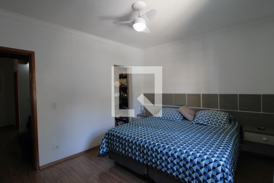 Suíte 1 de casa à venda com 4 quartos, 289m² em Vila Romano, São Paulo