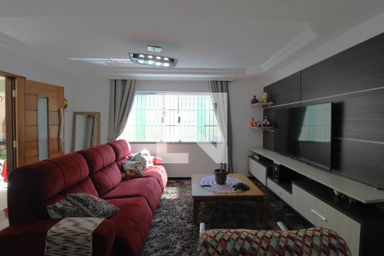 Casa à venda com 4 quartos, 289m² em Vila Romano, São Paulo