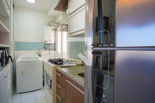 Cozinha de apartamento para alugar com 2 quartos, 56m² em Protásio Alves, Porto Alegre