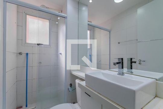 Banheiro de apartamento para alugar com 2 quartos, 40m² em Cambuci, São Paulo