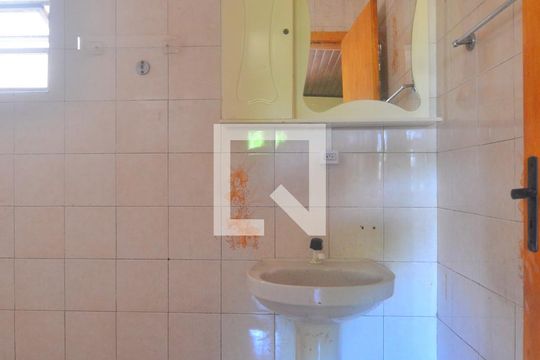 Banheiro Suíte de casa à venda com 6 quartos, 144m² em Bairro Fátima, Canoas