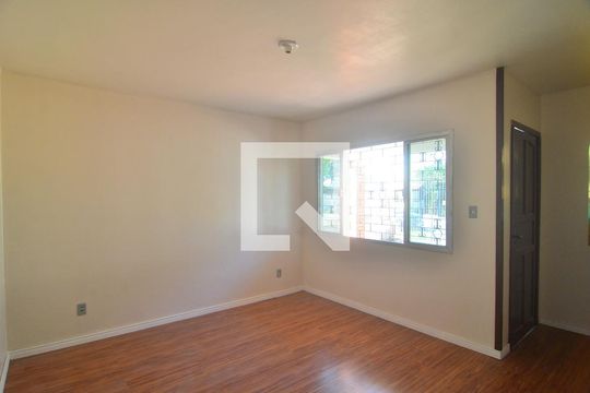 Sala 1 de casa à venda com 6 quartos, 144m² em Bairro Fátima, Canoas