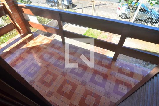 Sacada de casa à venda com 6 quartos, 144m² em Bairro Fátima, Canoas