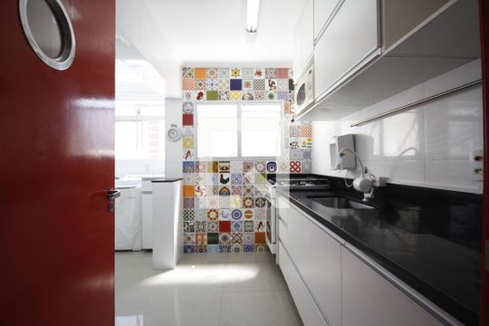 Cozinha de apartamento à venda com 2 quartos, 56m² em Vila Mariana, São Paulo