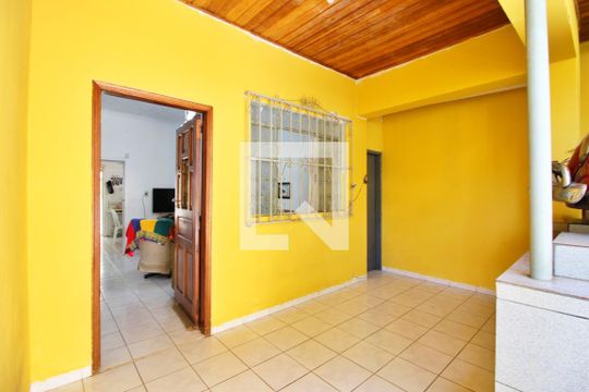 Entrada de casa à venda com 4 quartos, 220m² em Vila Alpina, Santo André