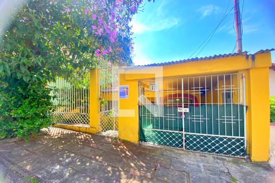 Fachada de casa à venda com 4 quartos, 220m² em Vila Alpina, Santo André