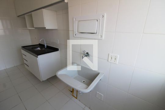 Cozinha de apartamento para alugar com 2 quartos, 47m² em Jardim Adutora, São Paulo