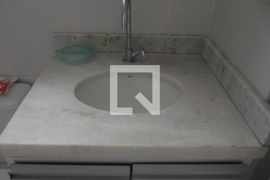 Banheiro de apartamento para alugar com 3 quartos, 75m² em Freguesia (jacarepaguá), Rio de Janeiro