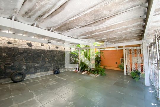 Garagem de casa à venda com 3 quartos, 100m² em Presidente Altino, Osasco
