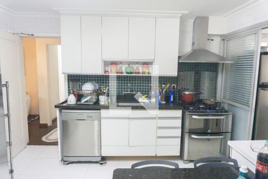 Cozinha de apartamento à venda com 3 quartos, 210m² em Morro dos Ingleses, São Paulo