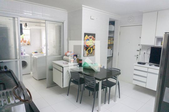 Cozinha de apartamento à venda com 3 quartos, 210m² em Morro dos Ingleses, São Paulo
