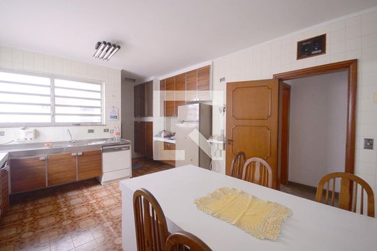 Cozinha de casa para alugar com 5 quartos, 609m² em Jardim da Saúde, São Paulo