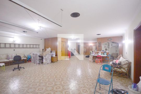 Garagem de casa para alugar com 5 quartos, 609m² em Jardim da Saúde, São Paulo