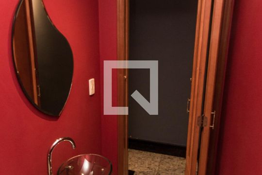 Lavabo de casa para alugar com 3 quartos, 200m² em Vila Isolina Mazzei, São Paulo