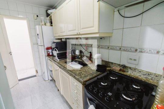 Cozinha de apartamento à venda com 3 quartos, 87m² em Vila Romana, São Paulo