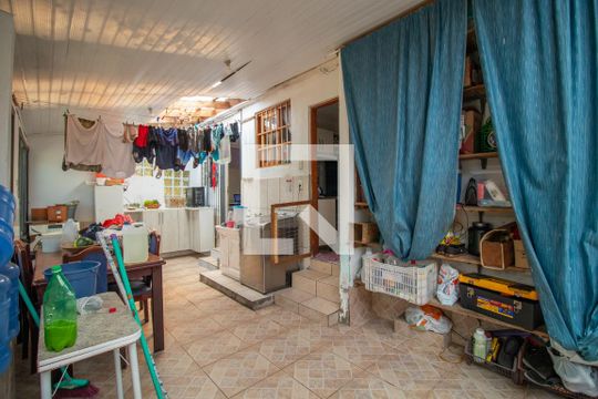 Área Externa de casa à venda com 5 quartos, 140m² em Espírito Santo, Porto Alegre