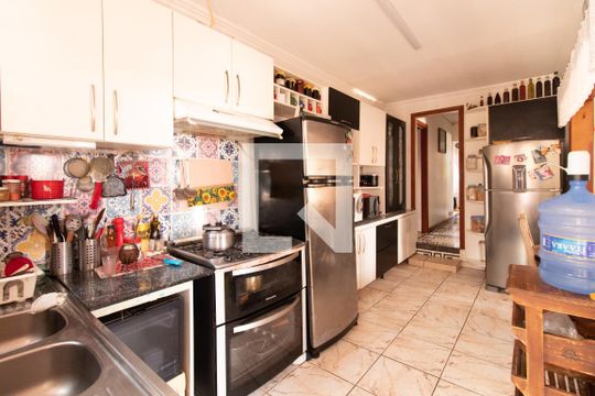 Cozinha - Casa 2 de casa à venda com 5 quartos, 140m² em Espírito Santo, Porto Alegre