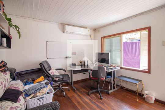Casa à venda com 5 quartos, 140m² em Espírito Santo, Porto Alegre