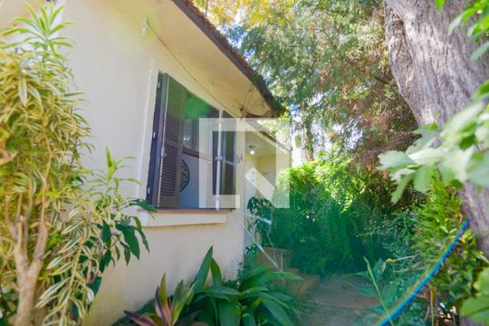 Fachada de casa à venda com 2 quartos, 99m² em Ipanema, Porto Alegre