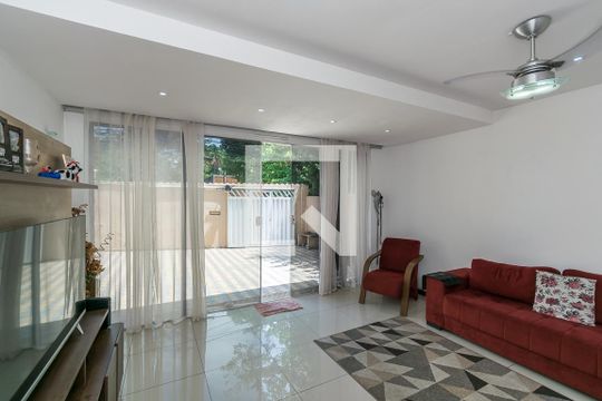 Sala de casa à venda com 3 quartos, 100m² em Braz de Pina, Rio de Janeiro