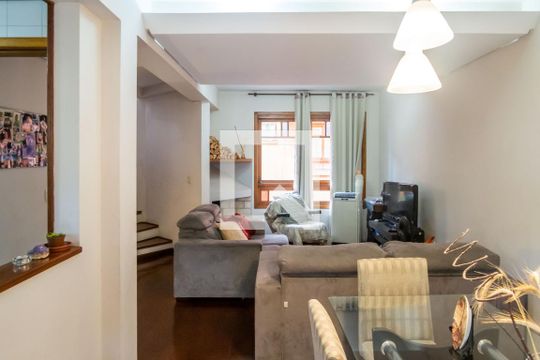 Sala de casa de condomínio à venda com 3 quartos, 150m² em Espírito Santo, Porto Alegre