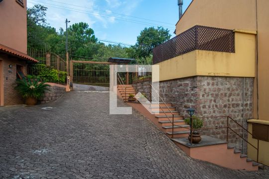 Área comum de casa de condomínio à venda com 3 quartos, 150m² em Espírito Santo, Porto Alegre