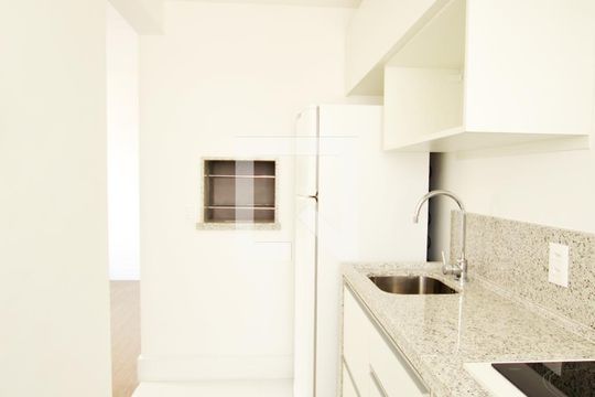 Cozinha de apartamento para alugar com 1 quarto, 40m² em Partenon, Porto Alegre