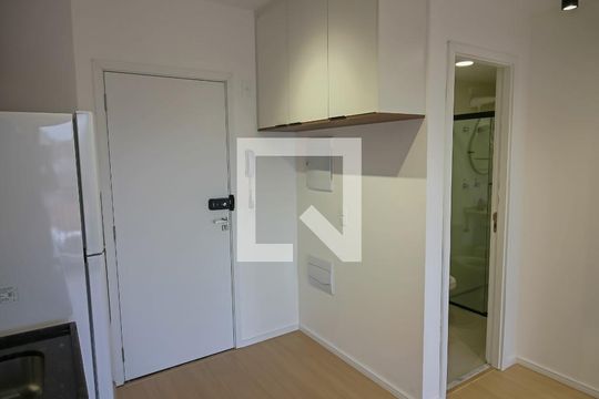 Sala / Cozinha de apartamento para alugar com 1 quarto, 32m² em Butantã, São Paulo
