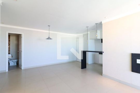 Sala de apartamento para alugar com 3 quartos, 96m² em Vila Itapura, Campinas