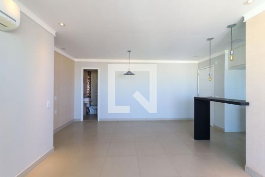 Sala de apartamento para alugar com 3 quartos, 96m² em Vila Itapura, Campinas