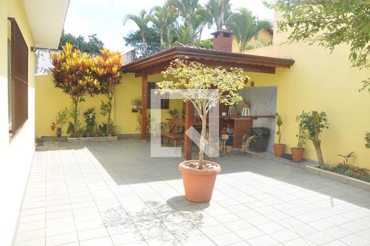 Quintal de casa à venda com 4 quartos, 280m² em City América, São Paulo