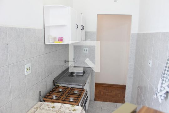 Cozinha de apartamento para alugar com 1 quarto, 65m² em Centro, São Vicente