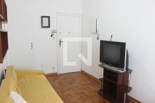 Sala  de apartamento para alugar com 1 quarto, 65m² em Centro, São Vicente