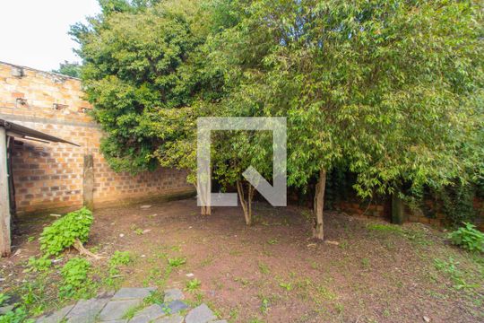 Quintal de casa para alugar com 2 quartos, 250m² em Parque dos Eucalíptos, Gravataí