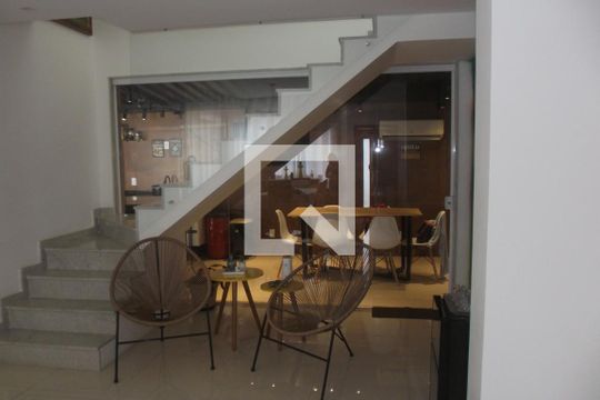 Sala de casa para alugar com 3 quartos, 179m² em Jacarepaguá, Rio de Janeiro