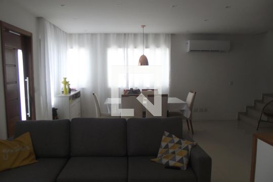 Sala de casa para alugar com 3 quartos, 179m² em Jacarepaguá, Rio de Janeiro