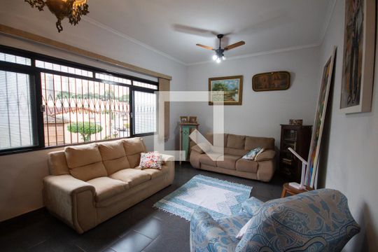 Casa para alugar com 4 quartos, 250m² em Jardim Sao Luiz, Ribeirão Preto