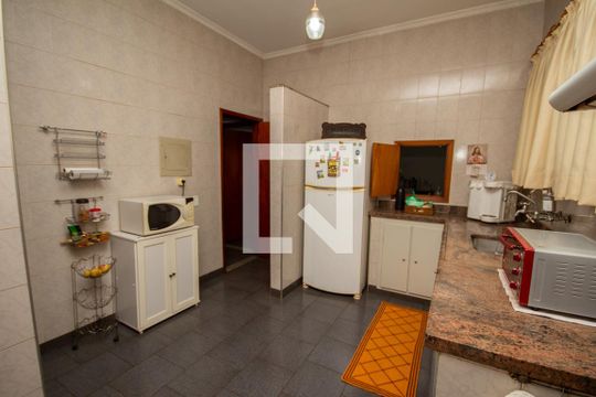 Cozinha de casa para alugar com 4 quartos, 250m² em Jardim Sao Luiz, Ribeirão Preto