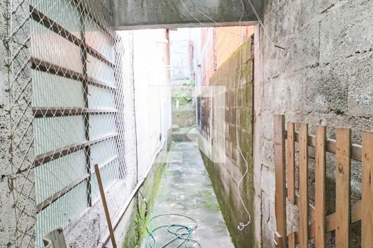 Corredor de casa para alugar com 2 quartos, 170m² em Vila Sonia, São Paulo