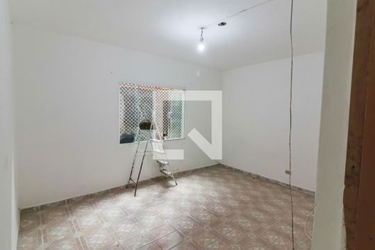 Quarto 2 de casa para alugar com 2 quartos, 170m² em Vila Sonia, São Paulo