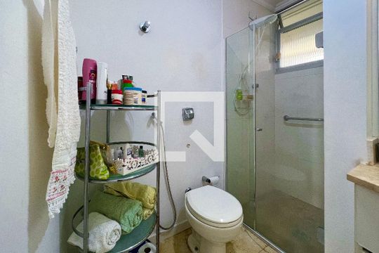 Banheiro da Suíte 1 de apartamento à venda com 2 quartos, 137m² em Vila Uberabinha, São Paulo