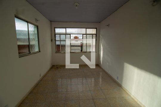 Sala de casa para alugar com 1 quarto, 21m² em Portuguesa, Rio de Janeiro