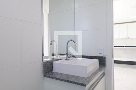 Banheiro de apartamento para alugar com 2 quartos, 55m² em Jardim, Santo André