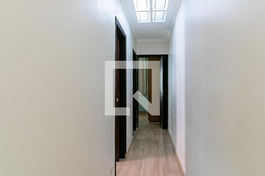 Corredor de casa à venda com 3 quartos, 140m² em Penha de França, São Paulo