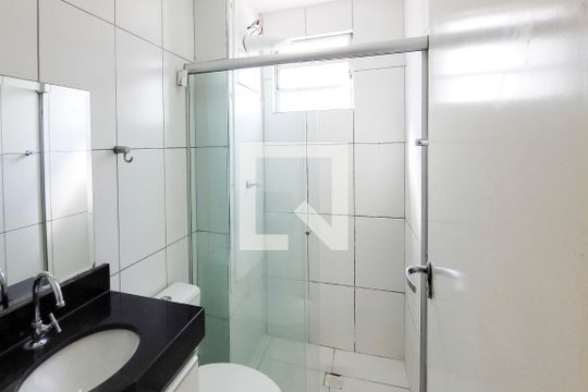 Banheiro de apartamento à venda com 2 quartos, 46m² em Califórnia, Belo Horizonte