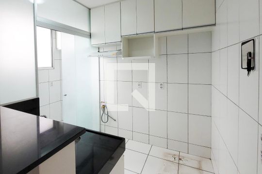 Cozinha de apartamento à venda com 2 quartos, 46m² em Califórnia, Belo Horizonte