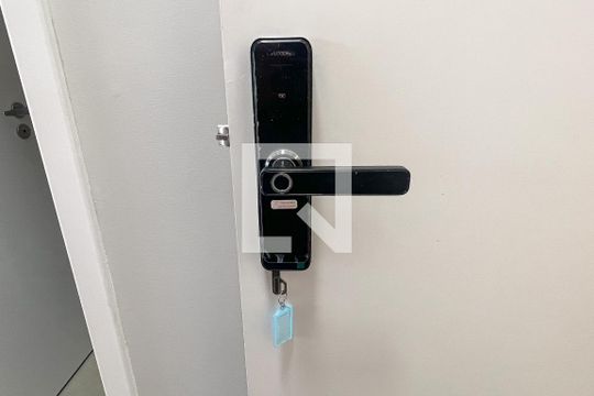 Fechadura Eletronica de kitnet/studio para alugar com 1 quarto, 25m² em Perdizes, São Paulo